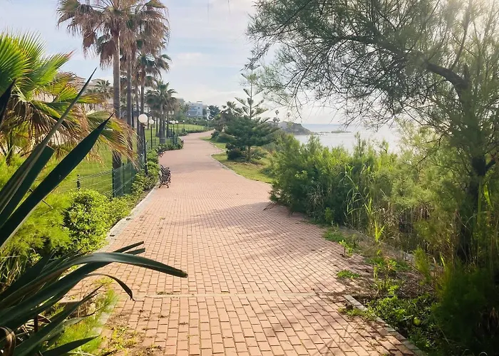 Jardines De Nueva Galera En * 埃斯特波纳